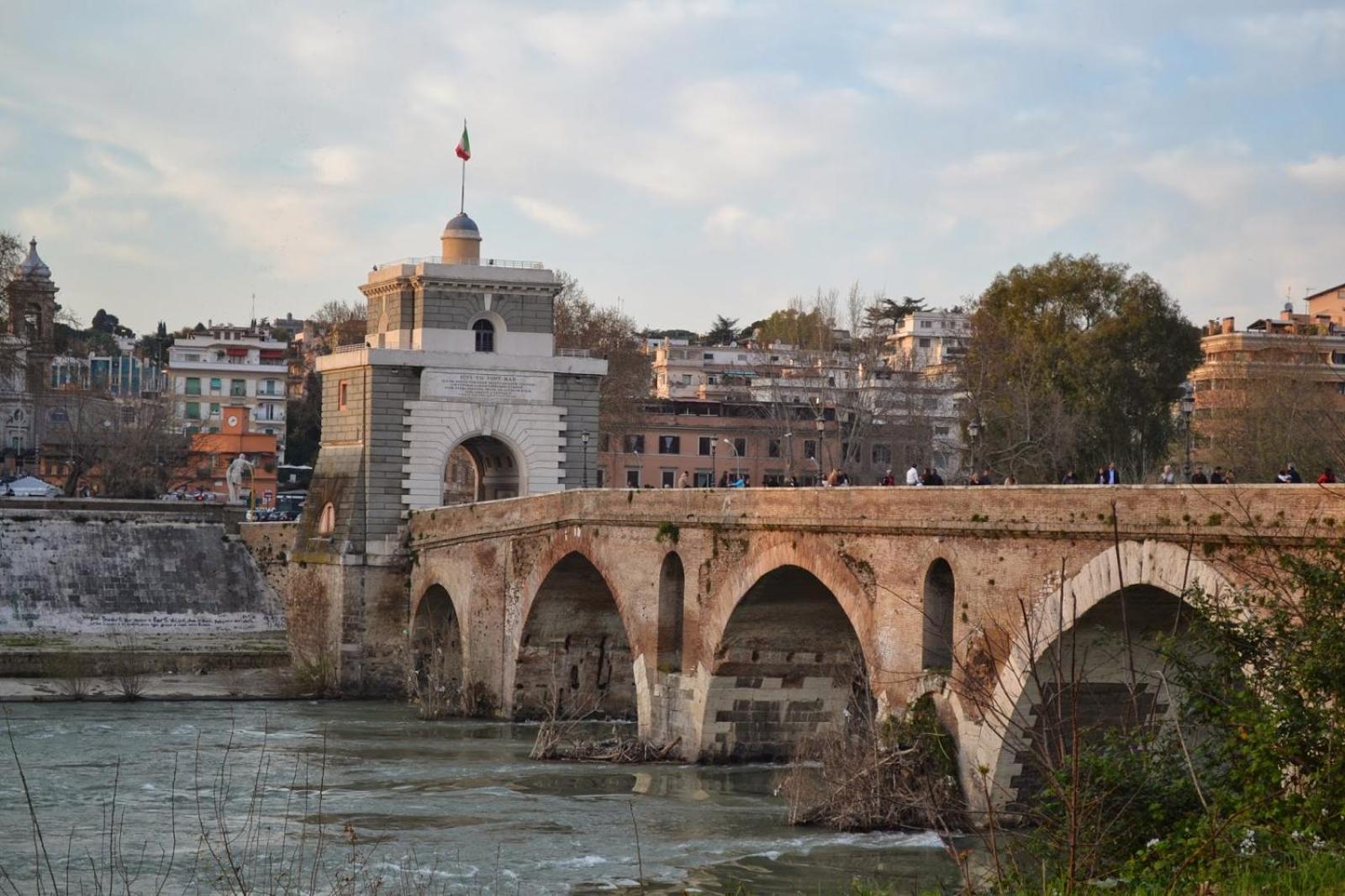 Dolcevita Ponte Milvio Róma Kültér fotó